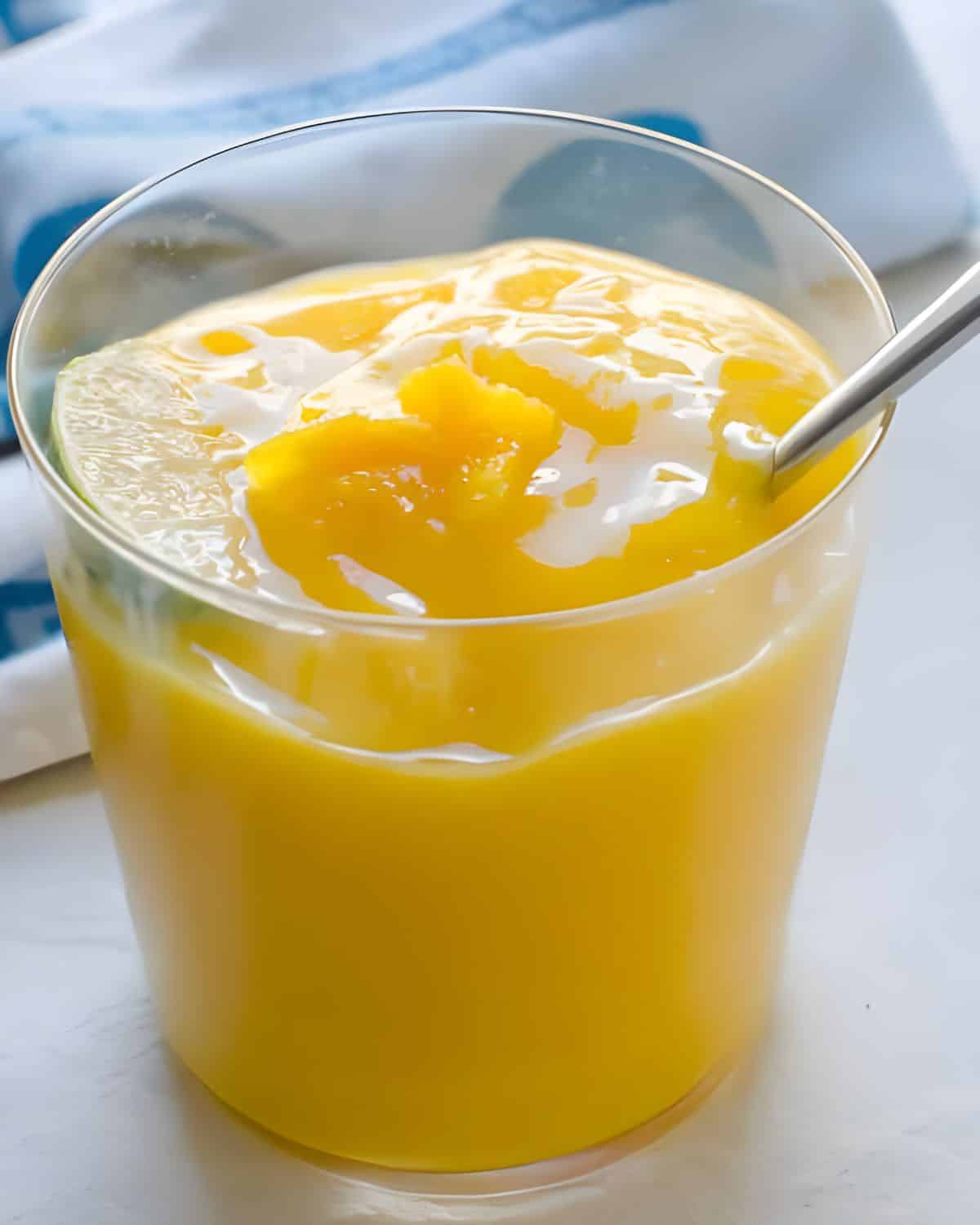 A glass of mango chillers.