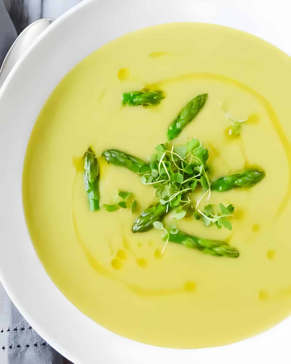 Creamy Asparagus Sunchoke Soup
