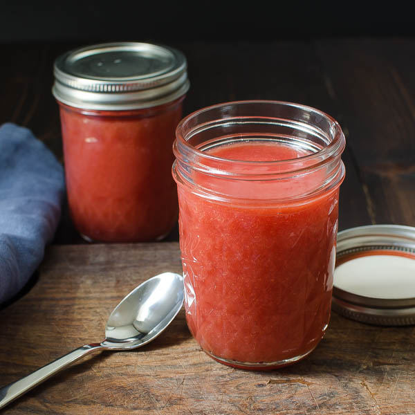 Easy Homemade Guava Jam in jars
