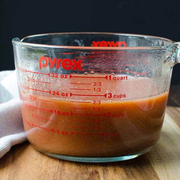 Easy Guava Purée in a glass measuring cup