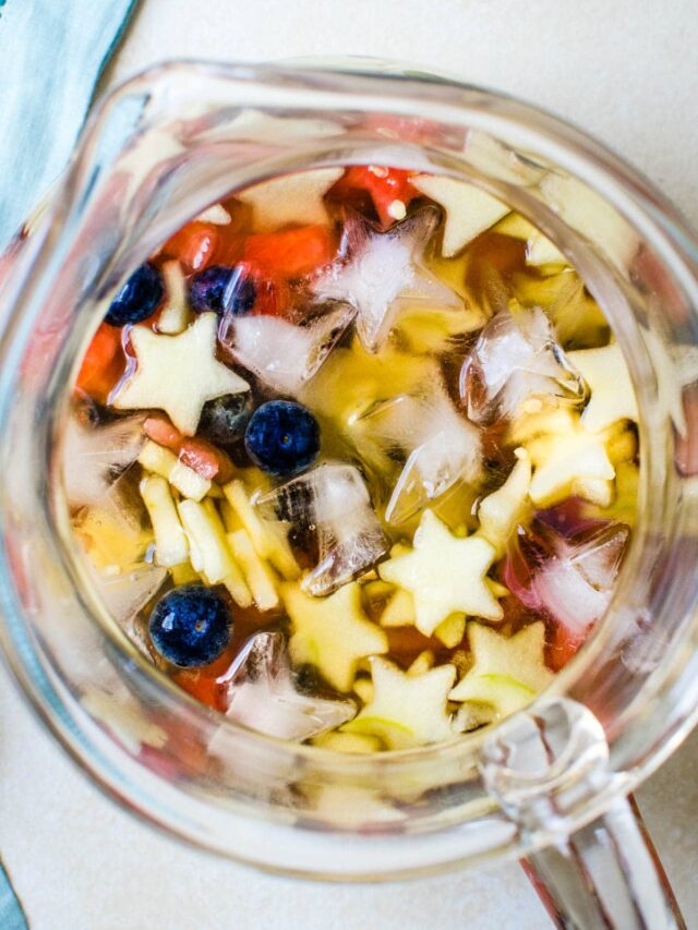 How To Make Red White & Blue Sangria