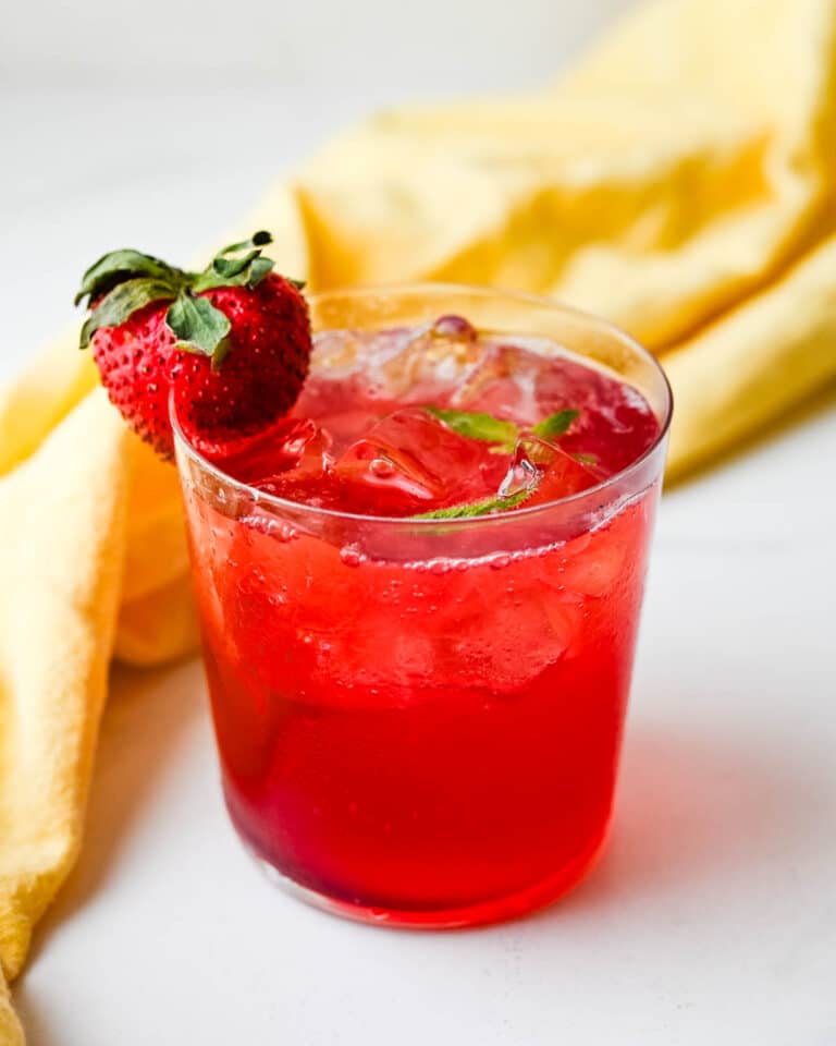 Sparkling Rhubarb Ginger Lemonade Recipe – Summer Mocktail