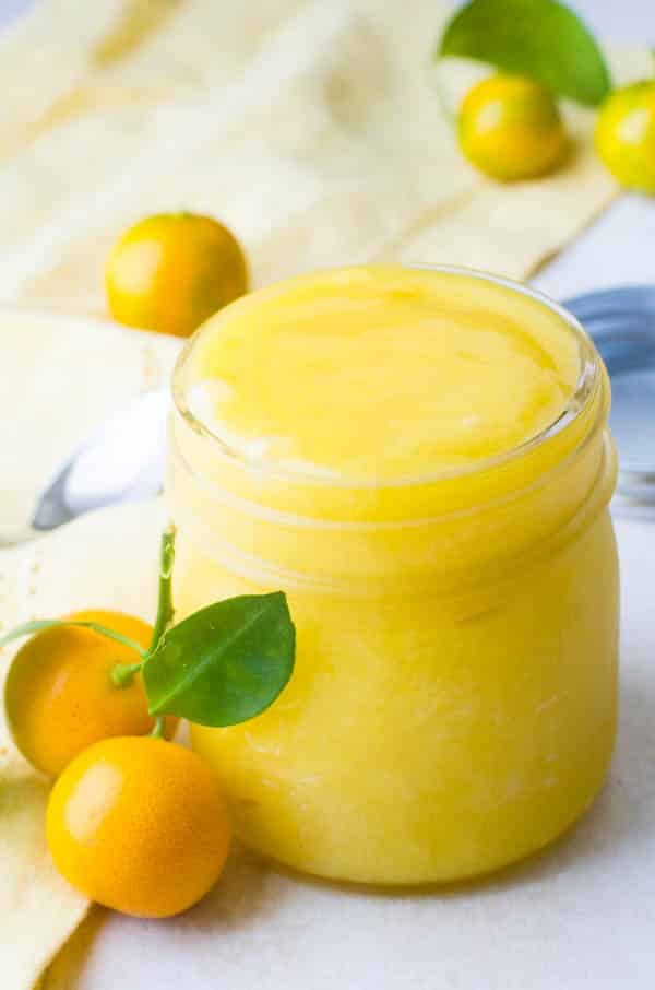 calamondin fruit curd in a jar.