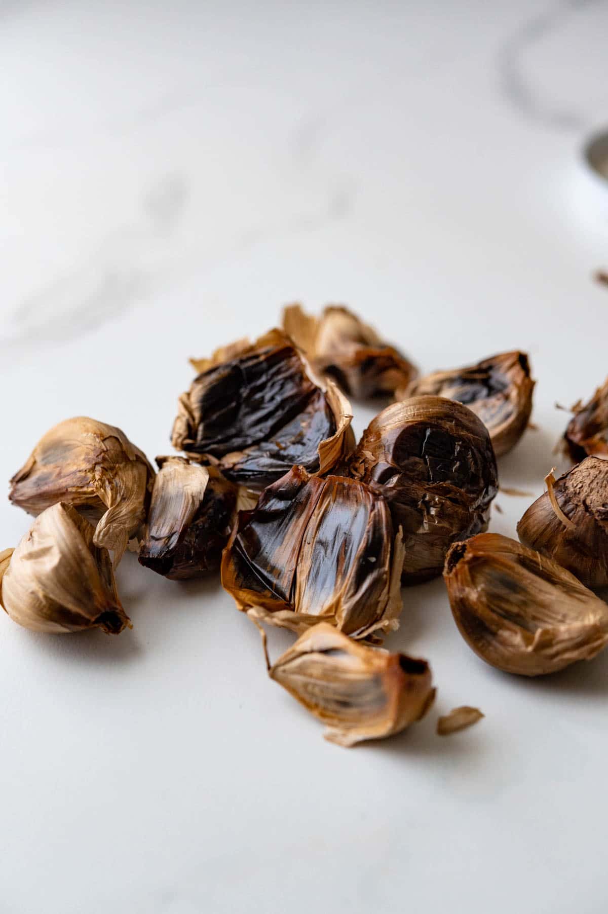 Making black garlic (4 methods + video) - Garlic & Zest