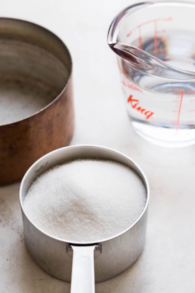 Как сделать простой сахарный сироп для коктейлей