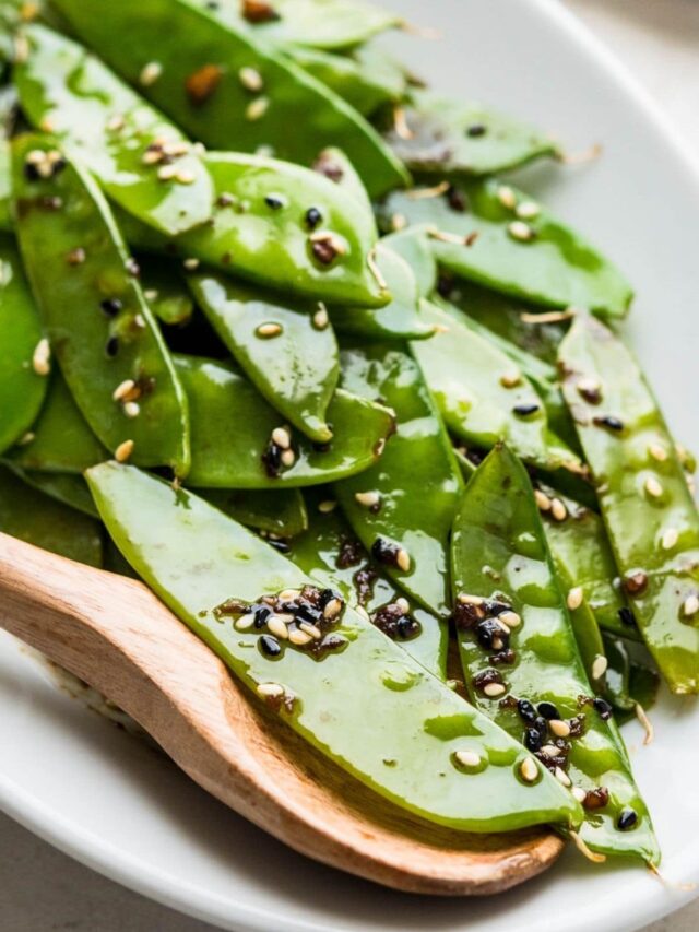 How To Make Quick Snow Peas with Garlic & Ginger