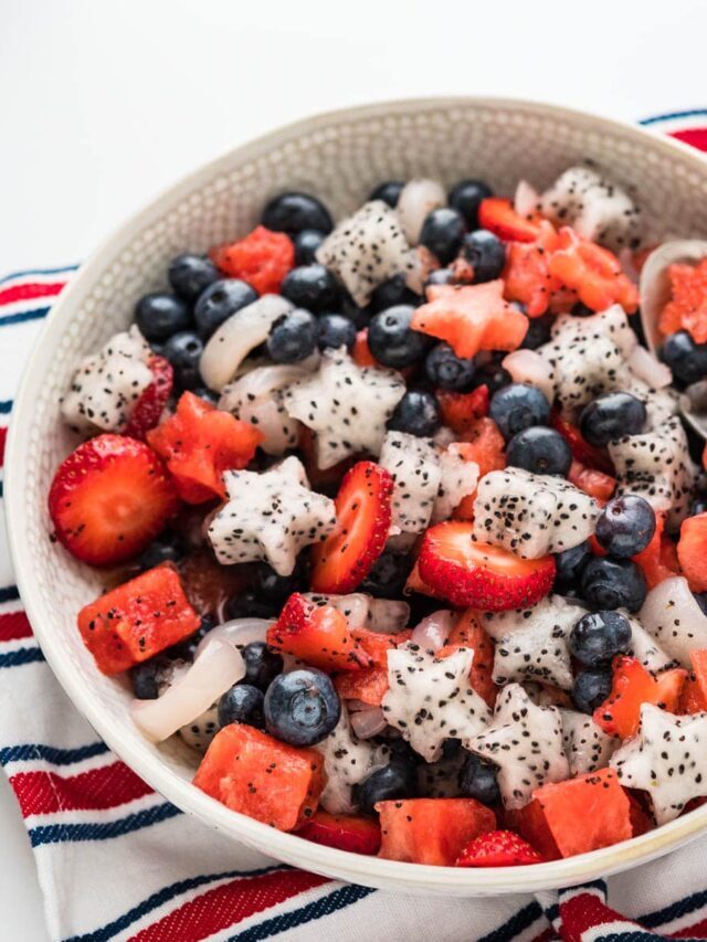 How To Make Red White & Blue Fruit Salad for July 4th