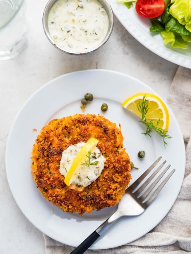 How To Make Crunchy Salmon Cakes At Home