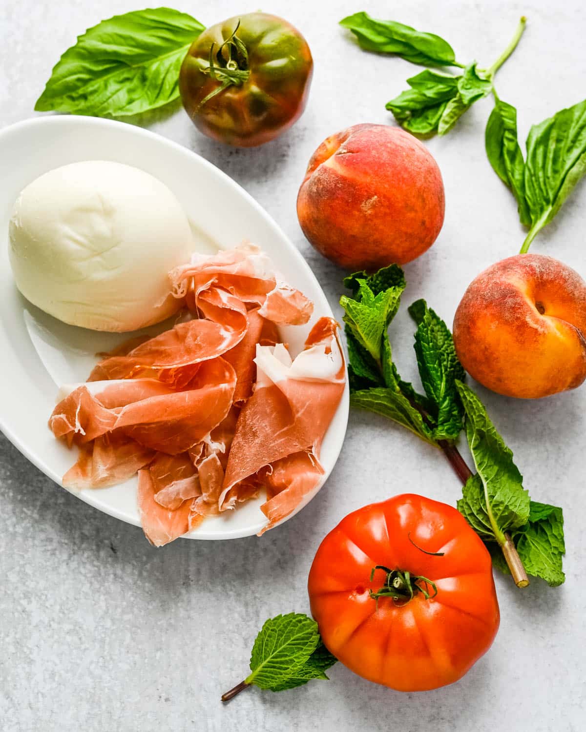 Ingredients for the caprese salad.