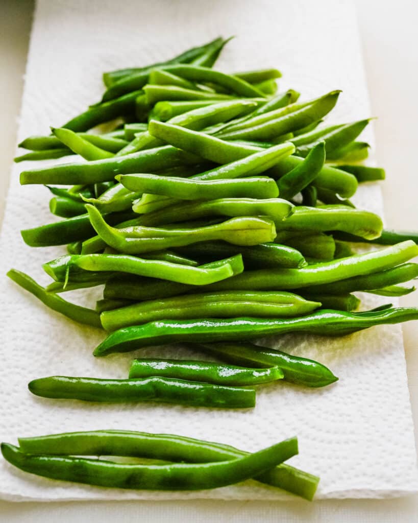 Fresh green beans after cooking.