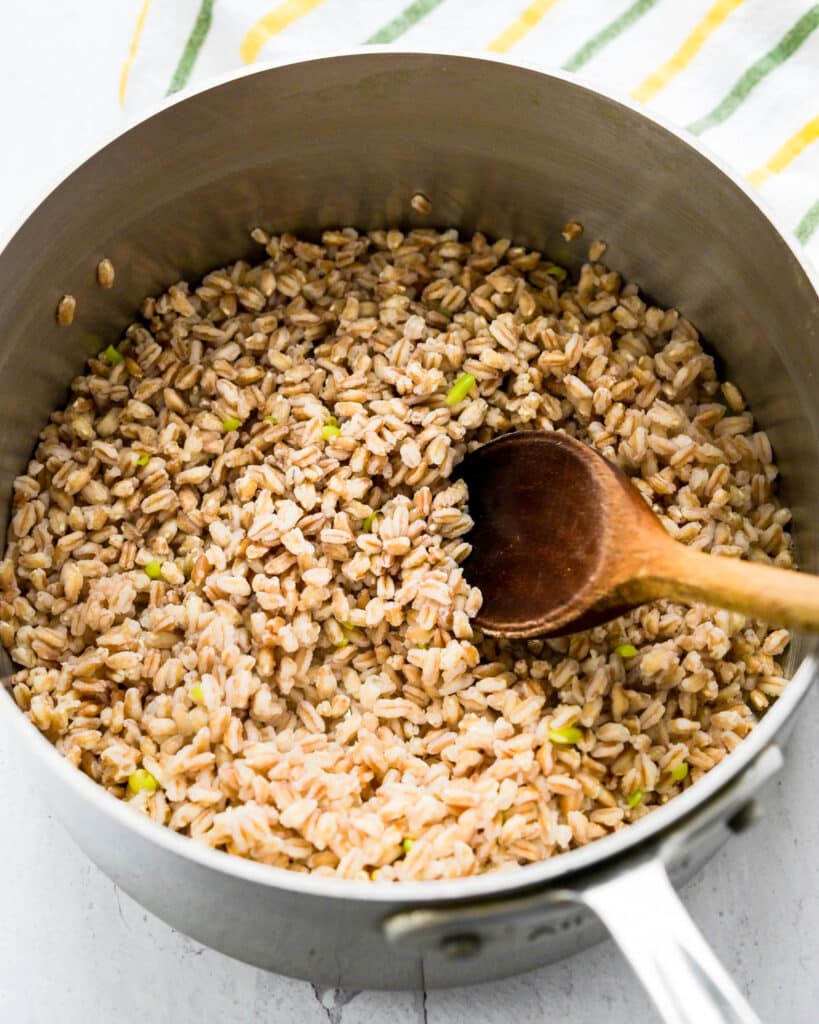 the cooked farro in the pot.