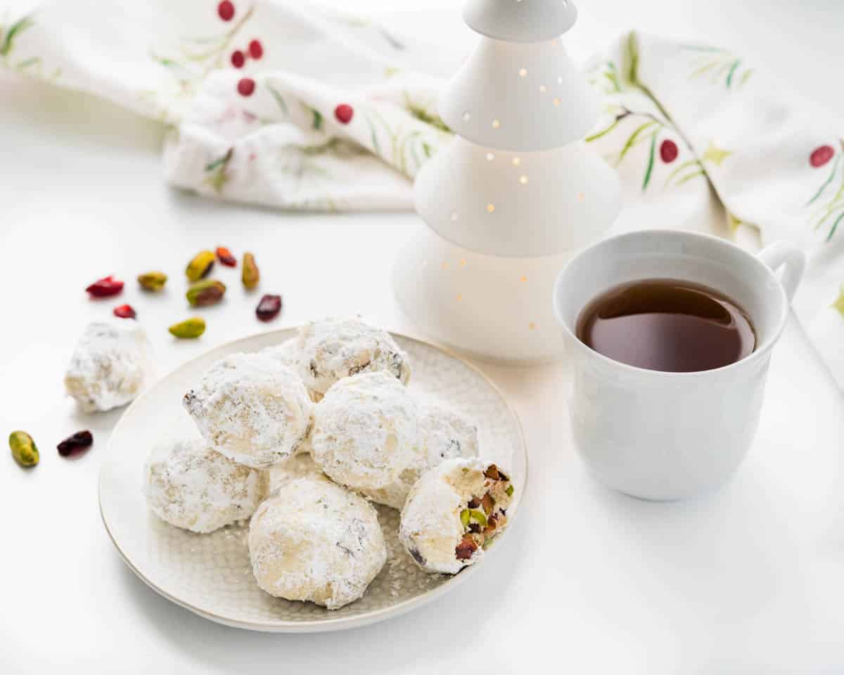 a plate of tea cookies.