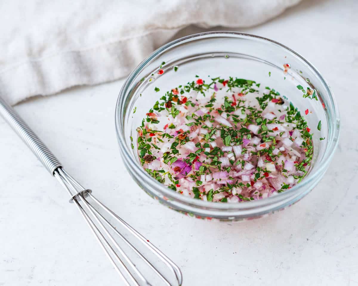 Assembling mignonette with vinegar.